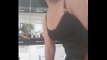 Madura, Coroa - Unknown - 2025 - Incredible - Performance - Video 1664209