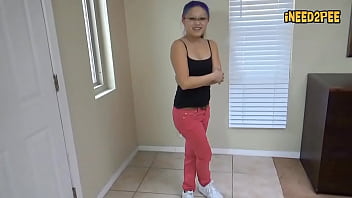 Desperate To Pee Girls Wetting Their Skintight Jeans Pissing - pissing, pee, wetting, omorashi, jeans-pee - Video 1673830