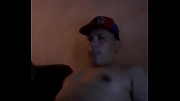 Latino Con Tremendo Cabezon