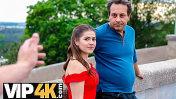 Hunt4k. Girl Awakens Passerbys Cock And Welcomes It In Her Vagina