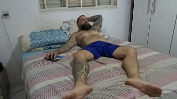 Tatuado Macho Se Exibindo Pra Camera 1