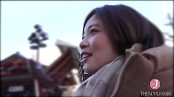 Nipple Licking With A Nasty Look And Exquisite Tongue, And She Sucks And Swallows Cock Deep And Thick Blowjob.