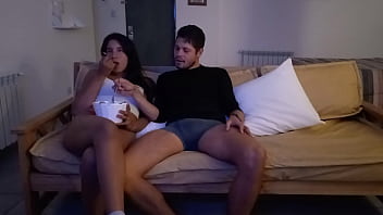 Helado Y Netflix Para Una Buena Mamada Y Sexo Anal