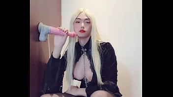 How Comfortable Is Sex With A Big Dick？socking And Highheels