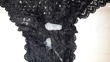 Corrida En Las Panties De Mi Amiga