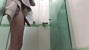 Menino Tomando Banho Gostoso!!