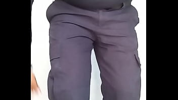 Policía Usando Braga Negra