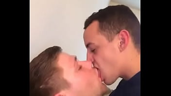 Saliva, Kissing, Gay, Men, Desire, Lust, Tongues, Smooching, Comerselaboca, Chupar-lengua, Besos-mor - Gay - 2025 - Steamy - Experience - Video 1644682