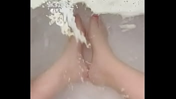 Cum See Me Washing My Beautiful Feet In The Bathtub