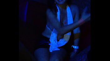 Exhibicionismo En El Antro 5