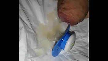 Une Nouvelle Charge Pour Sa Tetine