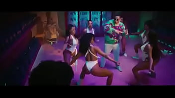 Para Iniciar Una Semana Caliente