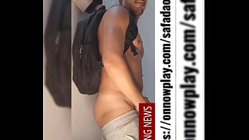 Treixinho Comendo Novim De Varba