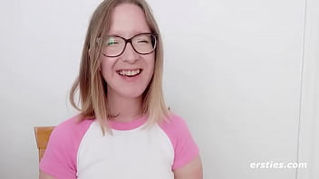 Amelia Gives Us A Sexy Show Outdoors