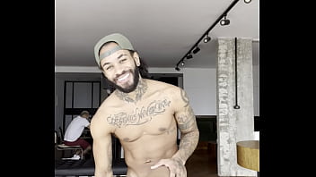 Mostrando O Meu Pau Grande Na Frente Do Meu Amigo