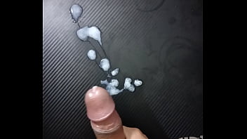 El Gran Semental De Semen Blanco