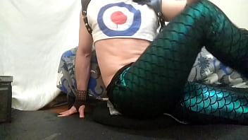 Chilling In Leggings