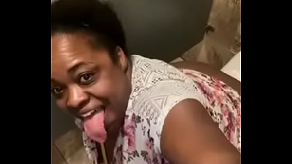 Hot Babe Pissing In Public Big Round Ass