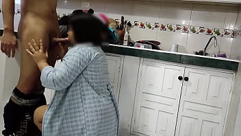 El Chico Del Delivery Si Que Tiene Suerte La Señora No Tiene Como Pagarle Lo Que Le Trajo Y Termina Pagandole Con Su Cuerpo Ya Quisieran Tener Todos La Misma Suerte