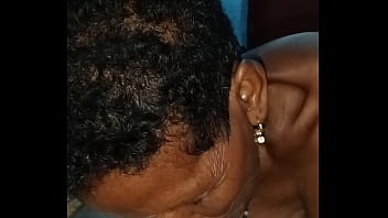 Madura Anciana Lo Chupa