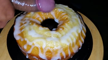 Cum Covered Lemon Cake Is So Sweet!