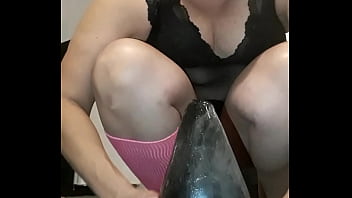 A Loira Safada Senta Gostoso No Foguete Pro Amigo Admirar