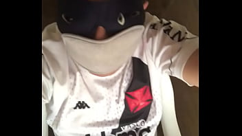 Camiseta De Futebol Do Vasco Da Gama Mostrando Corpo