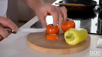 Zesty Seduction: Nubile Bombshell' Pussy Fucked Hard