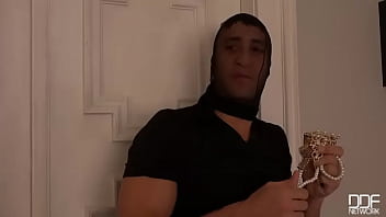 A Robber' Surprise: Busty Blonde Banged By Burglar