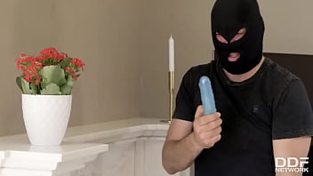 Criminally Hot Pussy Cramming