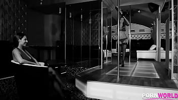 Strip-club Honeys - Pussy Licking Pole Dancers