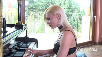 Busty Luxury Nympho Kitana Lure Intense Dp By 3 Huge Cocks Fs011