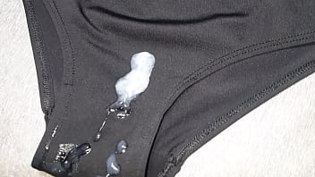 Me Corrí Sobre Los Panties Negros Favoritos De Mi Mejor Amiga