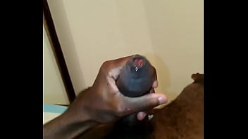 Moreno Fitness Se Masturba Luego De Una Video Llamada Hot Con Su Novia