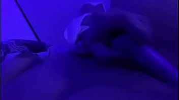 Enfiei Meu Brinquedinho Todo Na Minha Buceta Molhada