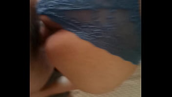 Con Su Cachetero Azul