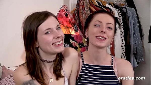 Schöne Junge Deutsche Mädels Lecken Und Fingern Einander