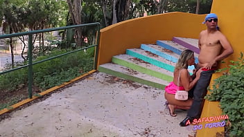 Coroa Safado Comeu Meu Cuzinho Em Público Na Praça - Dogging Na Praça Pública São Paulo