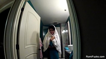 Romi Rain Showers - Lesbian-pussy-fucking-boobs-pornstar-ass-brunette-bigtits-shower-oralsex-puba