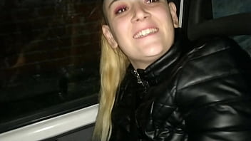 Rubia Chupando Pija En Autopista