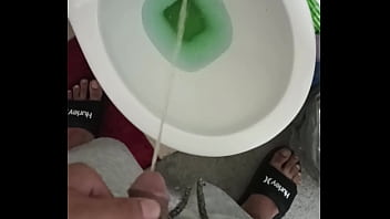 Latino, Moreno, Orinando, Bano, Orine, Bashroom - Unknown - 2025 - Sexy - Experience - Video 1591134