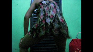 Neguinha Tirando A Calcinha