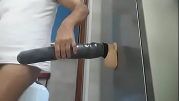 Socando Um Consolo Muito Grosso E Grande,que Delicia@!!!!