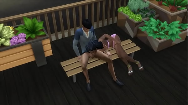 Грязно поимел подружку с маленькими сиськами на заднем дворе