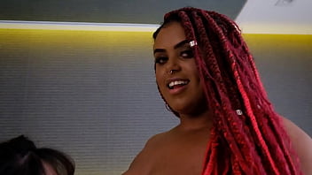 Minha Amiga Gostosa Chupando Meus Peitos