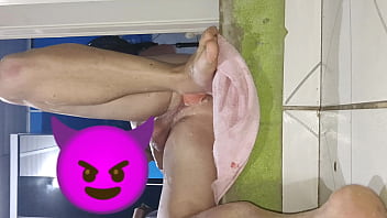 Comentem O Que Devo Enfiar Mais Nesse Cuzinho Guloso