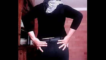 Liseth De Negro Y Muy Sensual