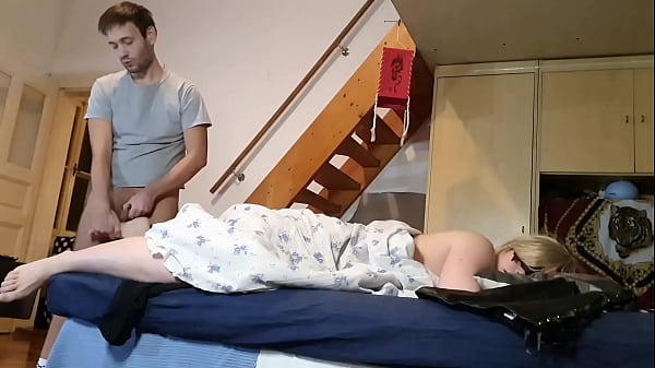 Pervert Stepson Jerking Off To His Mother' Feet Secretly