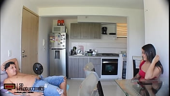 Hermanastra Cachonda Le Gusta Experimentar Nuevas Cosas