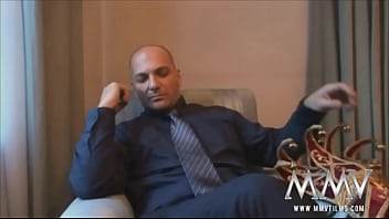 Kinky Cutie Gives Blowjob On Her Knees